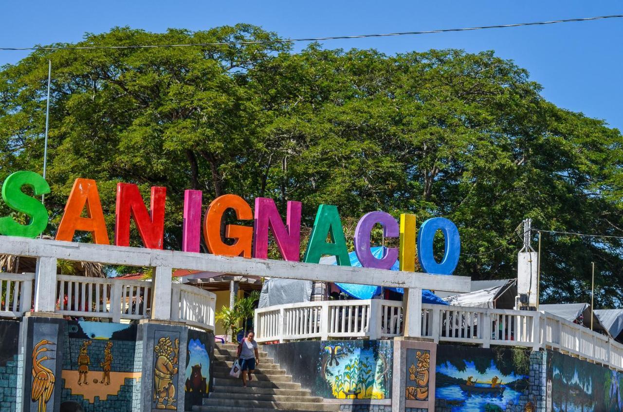 Bella'S Backpackers Cayo Hostel San Ignacio Ngoại thất bức ảnh